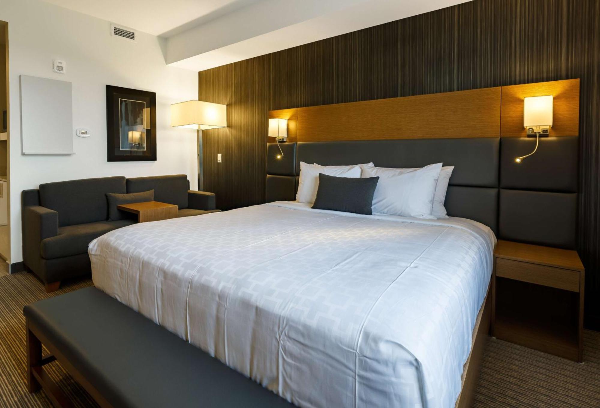 Executive Residency By Best Western Calgary City View North Esterno foto